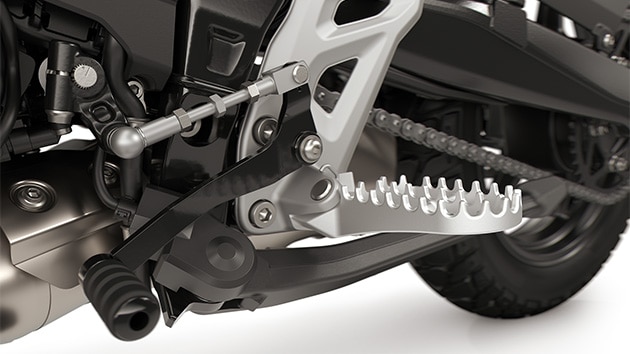 Les repose-pieds pour trail et l'assistant de changement de rapport Pro de la F 450 GS de BMW Motorrad