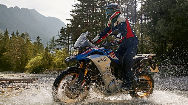 La nouvelle BMW F 850 GS Adventure en utilisation tout-terrain