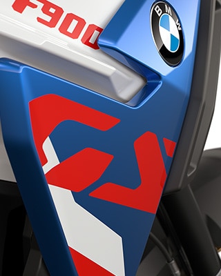 Le logo GS mis en évidence sur la F 900 GS de BMW Motorrad