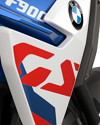 Le logo GS mis en évidence sur la F 900 GS de BMW Motorrad