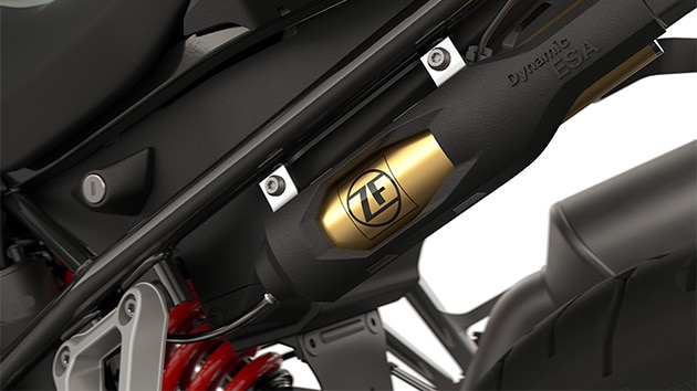 La BMW F 900 GS Adventure de BMW Motorrad avec Dynamic ESA