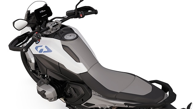 The continuous tank seat line of the R 1300 GS from BMW Motorrad