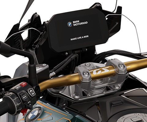 The golden handlebars of the R 1300 GS Option 719 Tramuntana