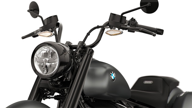 Vue détaillée du guidon Mini-Apehanger de la R 18 Roctane de BMW Motorrad