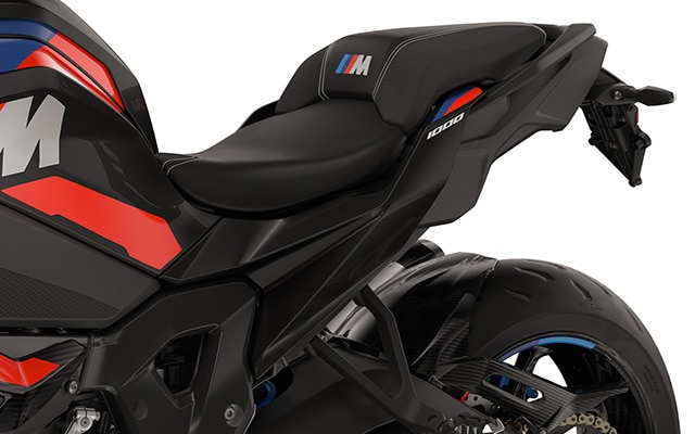L’arrière élancé et les pièces fraisées de la M 1000 XR de BMW Motorrad