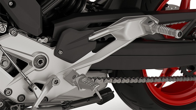 Les repose-pieds de la F 900 R de BMW Motorrad