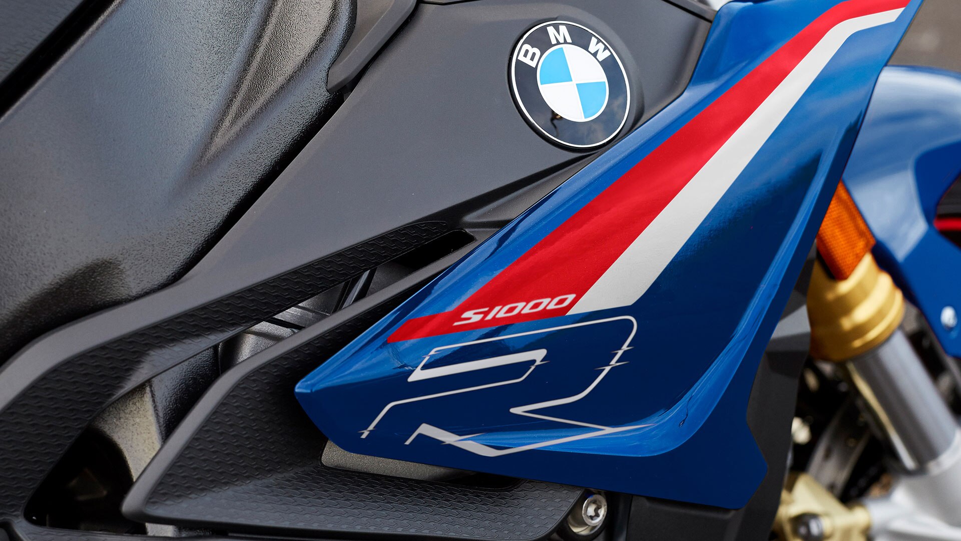 S 1000 R Logo « R »