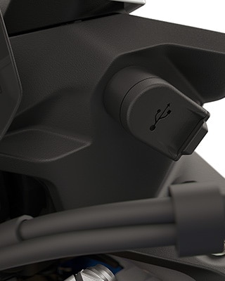 La prise de charge USB-C de la F 900 XR de BMW Motorrad
