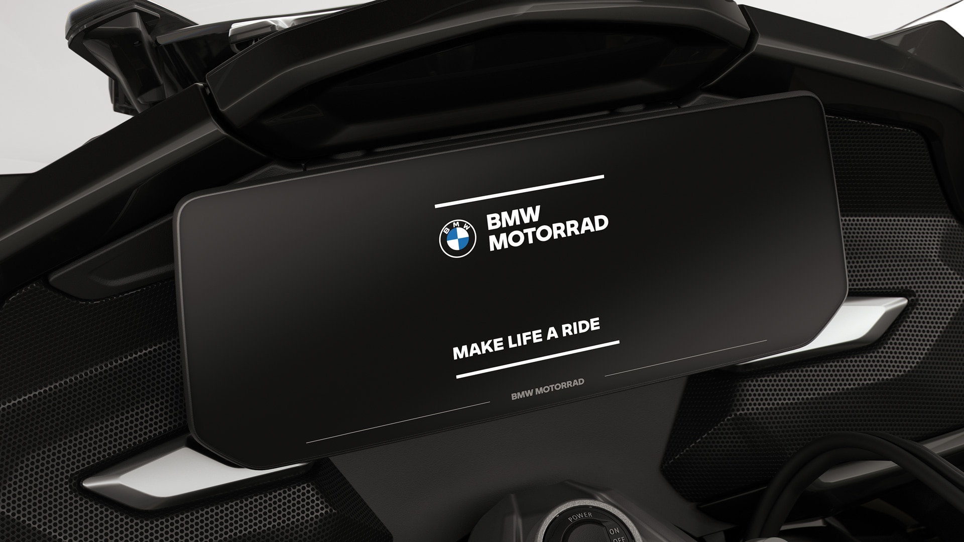 Accent mis sur l’écran couleur avec écran d’accueil BMW Motorrad.