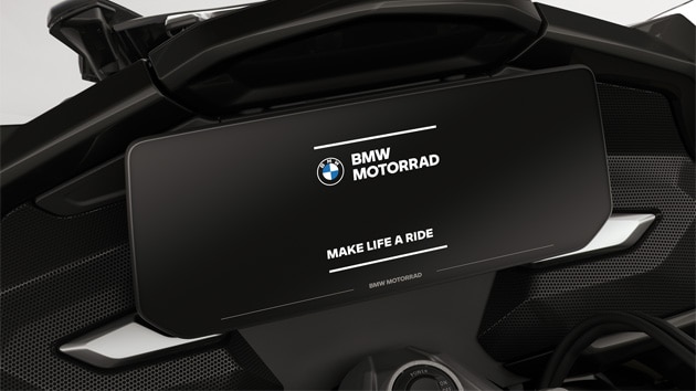 Accent mis sur l’écran couleur avec écran d’accueil BMW Motorrad.