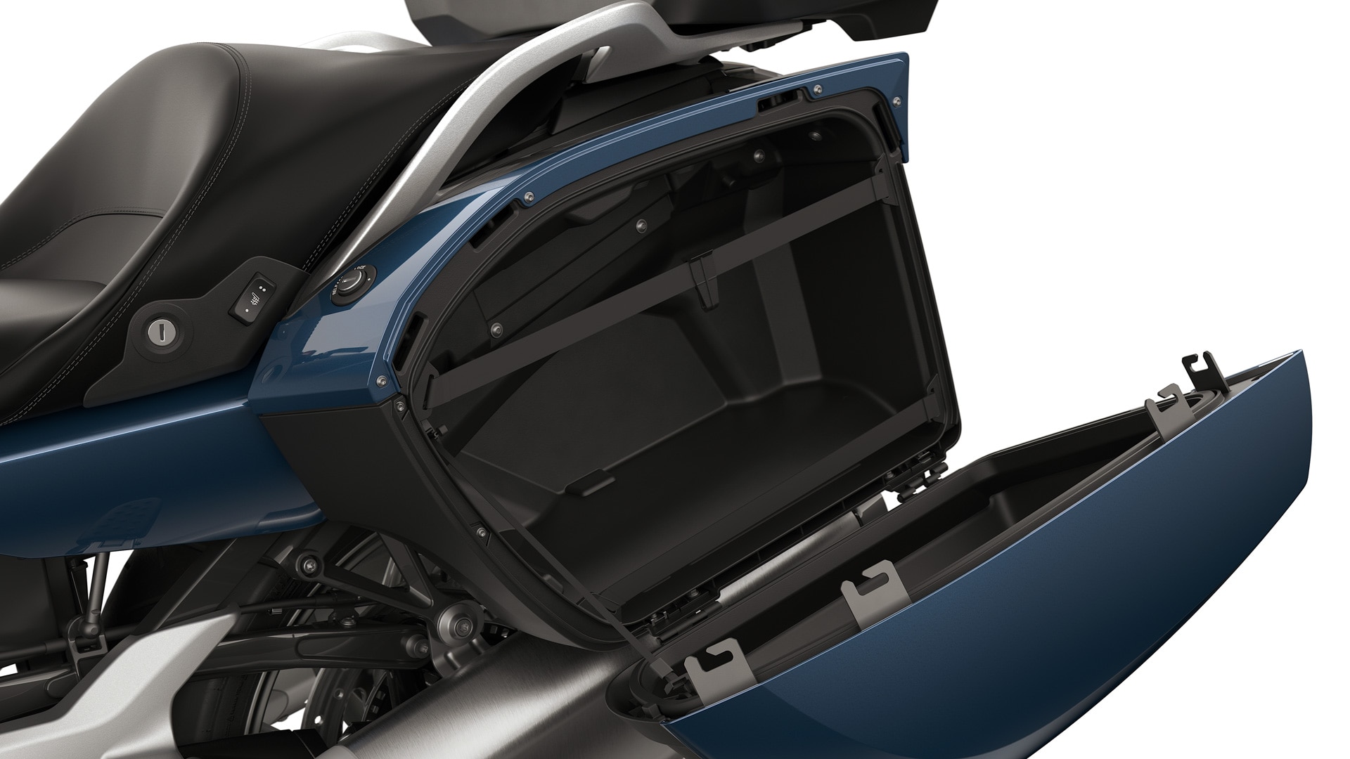 Focus sur les poches latérales ouvertes de la K 1600 GTL.